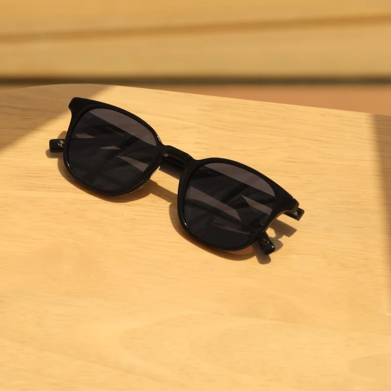 30 سندايز 30Sundays DANICA I Polarized